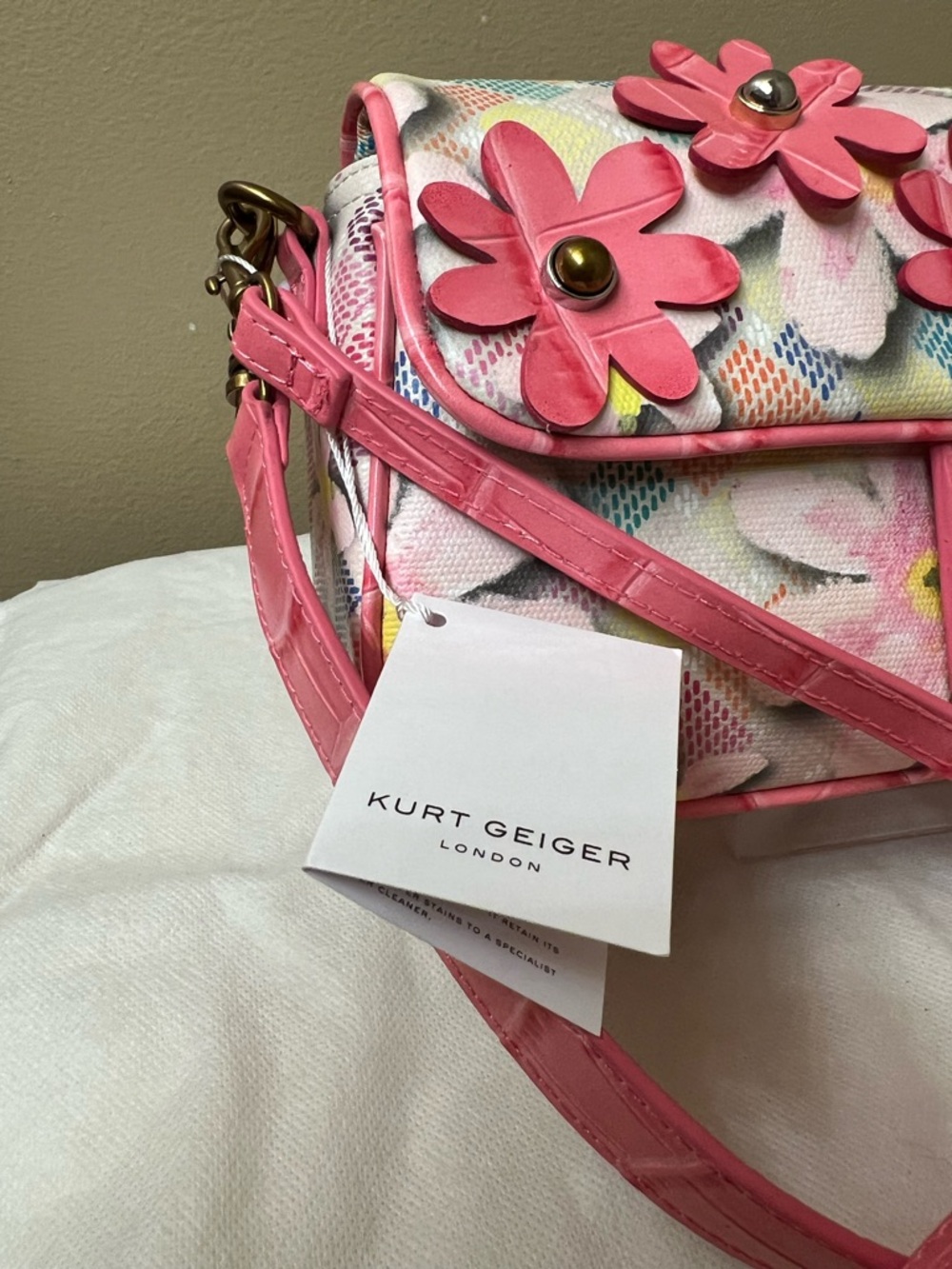 Kurt Geiger 3 ways Wear Appliqué Crossbody NWT - Picture 5 of 13